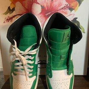 Jordan Men's Green and White Sneakers